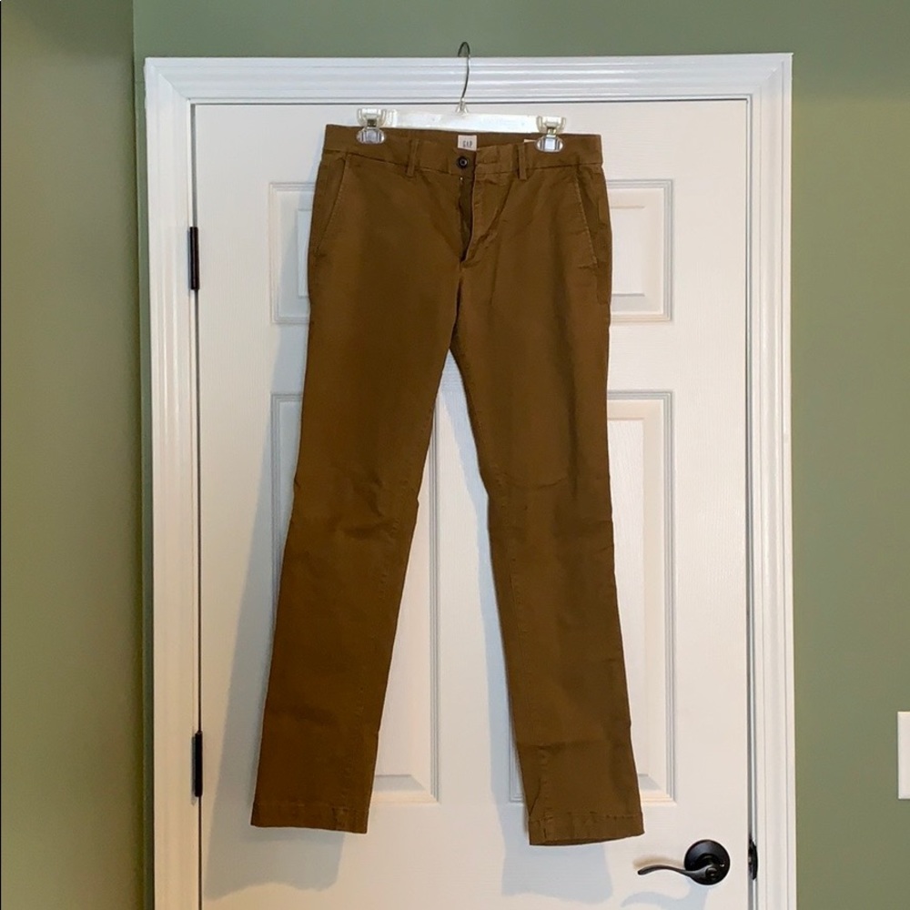 Men’s Gap Khakis